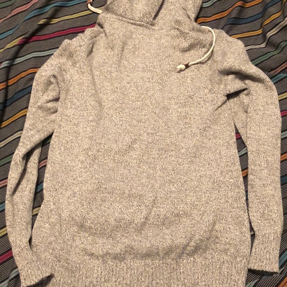 H&M Sweater - Picture 4 of 4